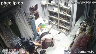 Hack cam quay lén e chủ shop thời trang xinh đẹp chụp nude và đụ nhau vs ck mỗi ngày