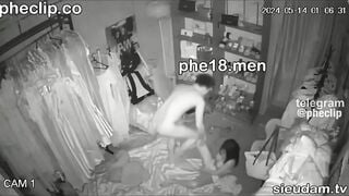 Hack cam quay lén e chủ shop thời trang xinh đẹp chụp nude và đụ nhau vs ck mỗi ngày
