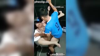 Quay lén e trai cu bự đưa chị hàng xóm đi nhậu tranh thủ lúc chị say đưa vào WC đụ