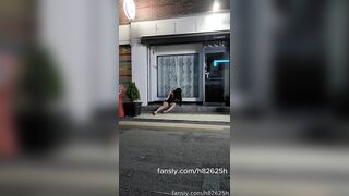 Chơi gái lạ đi bar về say rượu ngồi ngoài đường