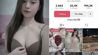 Quay lén em gái dâm trong nhà vệ sinh