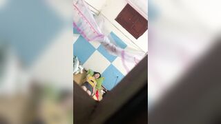 quay lén em hàng xóm thủ dâm móc bím
