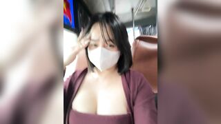 Trên chuyến xe bus bất ổn đầu năm