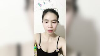 Nhìn nhỏ nhắn vậy mà mông đít bự quá