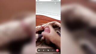 em trai bị gái gạ show hàng nóng