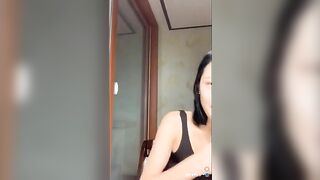 Viral AfreecaTV - Nữ streamer Hàn Quốc 2k7 cực xinh lộ clip thủ dâm rên cực phê