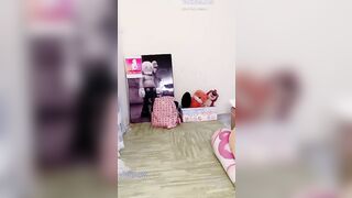 MMlive be_ily Có tiền là được đừng ngại , cứ lên mạng khoe lồn thôi ~ Giờ không có ti