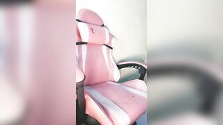 Gái xinh live stream thủ dâm bằng con cu giả nhét thêm sex toy vào lỗ hậu cực nứng