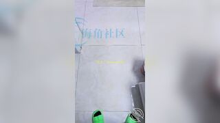 Chị họ chubby lồn bự rậm lông vừa đánh cờ liên minh vừa bú cu cho e họ đụ trần