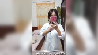 Em Học Sinh áo Trắng Khoe Vú Căng
