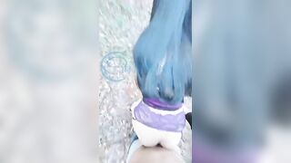 xuất trong em người mẫu chân dài trên xe