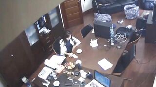 lại là căn phòng đó nhưng lại là 2 con người khác nhau