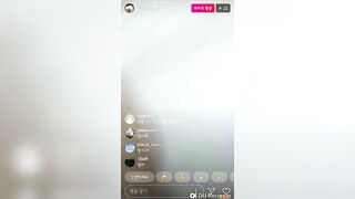 Sốc clip em gái Hàn stream vạch vú bự trắng nõn phê lòi mắt