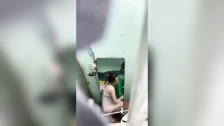 Em gái xinh mặc váy ngủ mỏng manh cực kỳ sexy