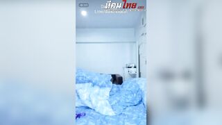 Gái show ti hồng trắng to