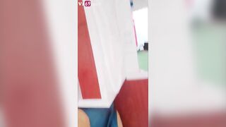Em cực phẩm thế này mà gặp anh trai chim ngắn xuất tinh xong em còn co bóp bướm đẩy tinh ra