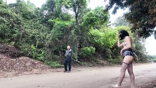 đỉnh cao public gái xinh khoe hàng chốn đông người