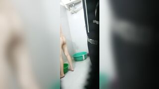 quay lén chị họ 2k7 tắm