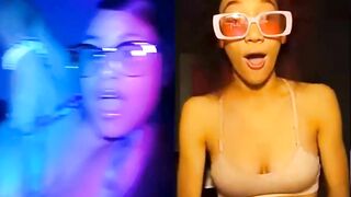 Hai cô gái lạ cùng show vú cho nhau xem