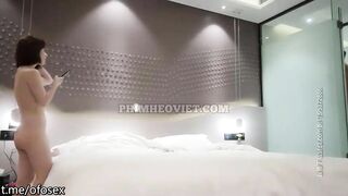 Em gái Việt qua Đài Loan làm cave, bí anh khách địt cho rên ầm phòng.