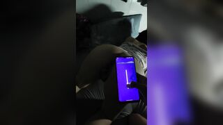đêm muộn em người yêu mặc đầm thức thế này