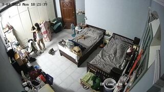 Hack cam nhà em sinh viên nhà khá giả đi học về, gái xinh lúc nào cũng cuốn hút