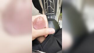 em gái nào thích xem anh sục public như vậy không?