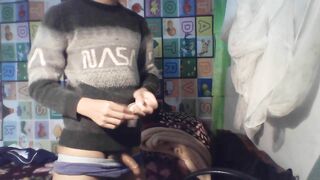 SINh VIEN O tro mot minh