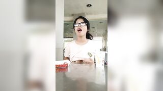 Em gái nude public phần cuối