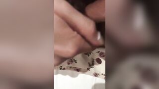 Sờ lồn con bạn thân lồn múp dụp dâm đãng