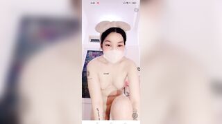 Swaglive em teen việt xinh đẹp thủ dâm móc lồn hồng bắn nước trong nhà tắm