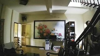 Hack cam chị gái lồn múp khi ở nhà là cởi trần