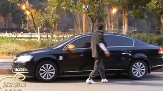 Đưa em gái say sỉn vào khách sạn