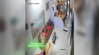 Hack Camera Vợ Chồng Ra Dâm Đãng Vật Nhau Ra Địt Ở Phòng Kháck