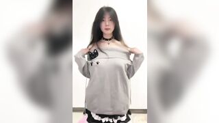 Gái xinh lột đồ show hàng