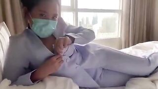 Gặp y tá như thế chỉ có thể bo thêm 500k