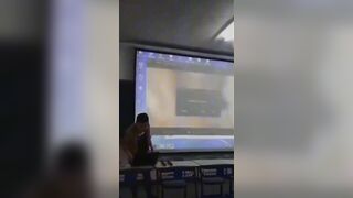 Thầy giáo mở nhầm phim sex trên lớp học ở Trung Quốc