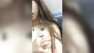 Em gái xăm trổ tự ghi hình cảnh móc lồn hồng rên sướng tê người