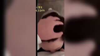 Uống nước tiểu của người yêu luôn