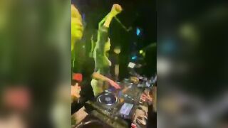 Tổng hợp những video trụy lạc ở quán KARAOKE và những HỘP ĐÊM trên toàn thế giới P.4