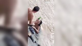 Em Lam lén rủ anh ra bờ suối vắng bú cu rồi đụ nhau dâm đãng sướng rung bần bật cả ng