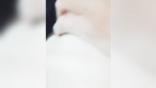 Gạ được em Ngọc Linh cho xem lồn non trắng trẻo không lông