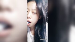 học sinh lớp 11 tập khoe vú mặt em nhìn dâm đãng quá