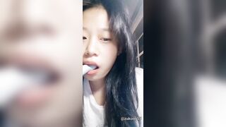 học sinh lớp 11 tập khoe vú mặt em nhìn dâm đãng quá