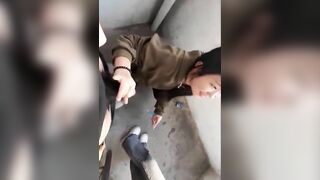 Súc vật thầy giáo, Bắt 2 em HS Vào nhà Hoang Bú cu nuốt tinh quay video