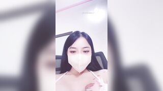 Hoàng Kim Lý xăm bông hông trên ngưc ngôi gay hôt le