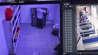 KCN ĐỒNG NAI: Clip hot em gái bị đồng nghiệp sàm sỡ ở Cty nơi làm việc