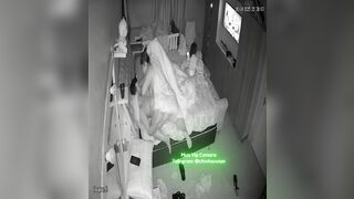 Hack Camera Vợ Dâm Nứng Quá Địt Trộm Chồng Trước Mặt Con