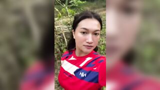 Chị hàng xóm dâm dẫn trai ra vườn giừa bú mút con cặc dâm đãng