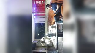 Chú tuy già r nhưng vẫn còn sung lắm gặp e nv xinh nhảy nhiệt tình làm chú k nhịn đc